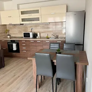 Apartament Hatvan, Debreţin